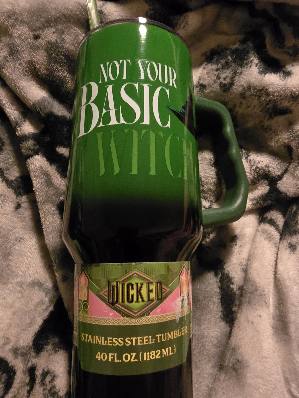 Deluxe Wicked Green Stainless Tumbler, Wet Brush, Socks And Lip Balm Set NWT - Picture 5 of 5